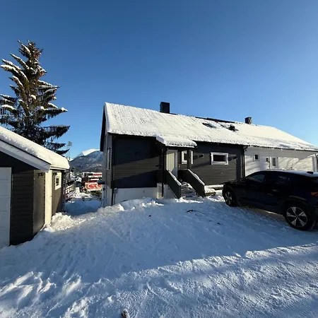 Alfheim Apartment, Central, Free Parking, Free Wifi *