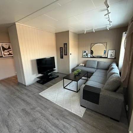 Alfheim Apartment, Central, Free Parking, Free Wifi Apartment Tromso