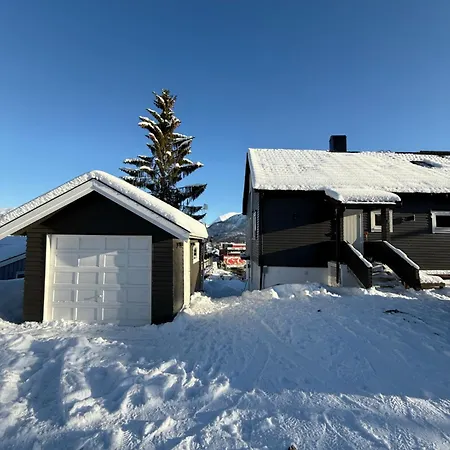 Alfheim Apartment, Central, Free Parking, Free Wifi Tromso