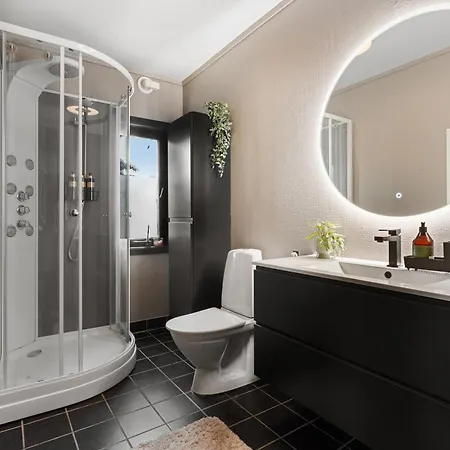 Alfheim Apartment, Central, Free Parking, Free Wifi Lägenhet *